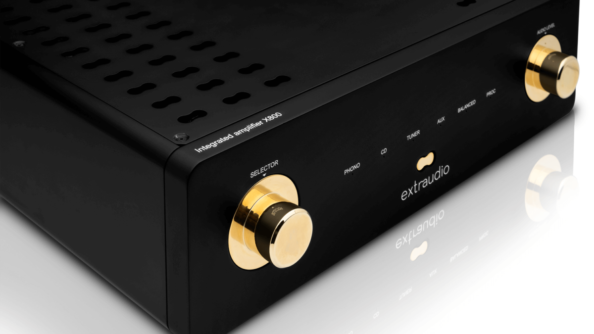 X800 Integrated Amplifier Premium (detail) | Extraudio
